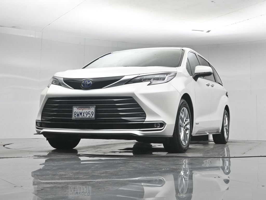 Used 2021 Toyota Sienna Limited FWD image 49