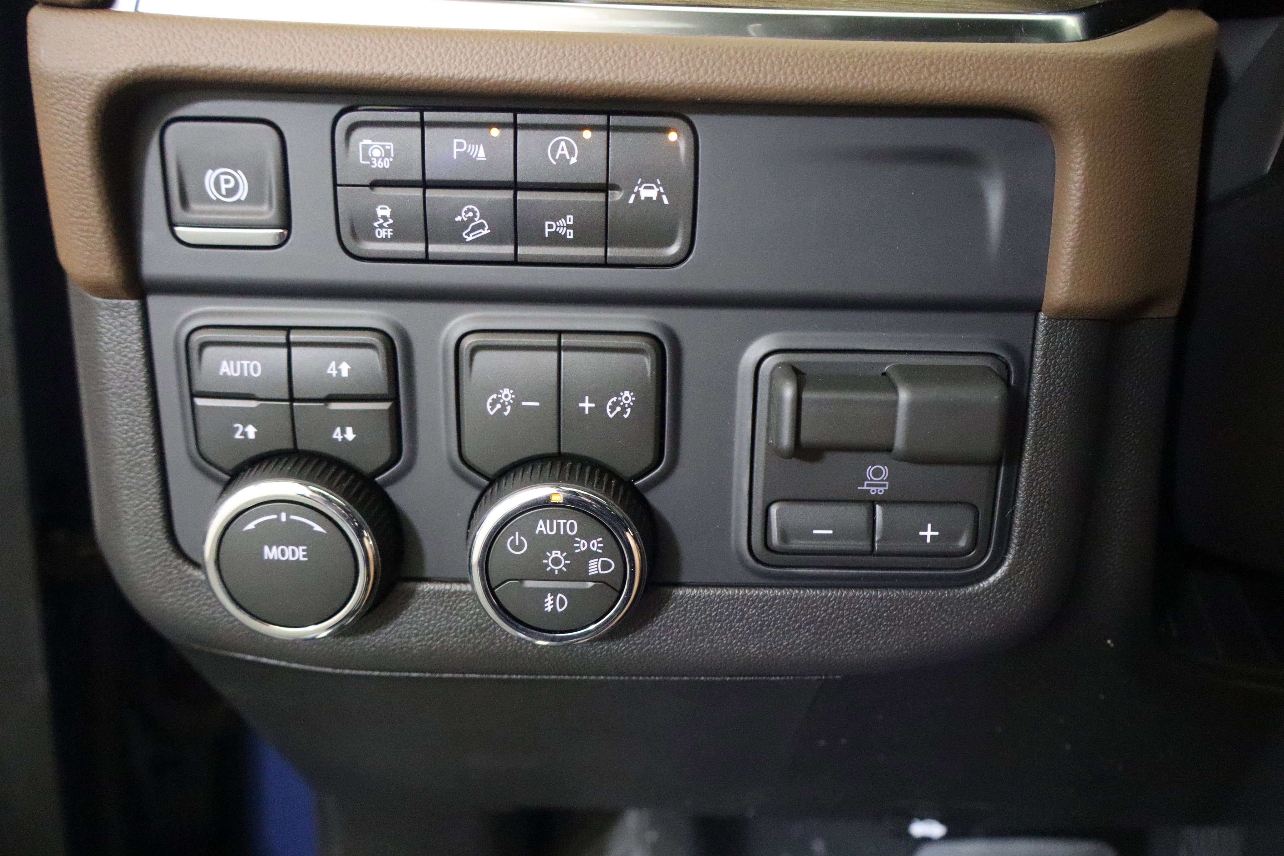 New 2026 Chevrolet Suburban High Country w/ Sun And Tow Package AWD/4WD image 34