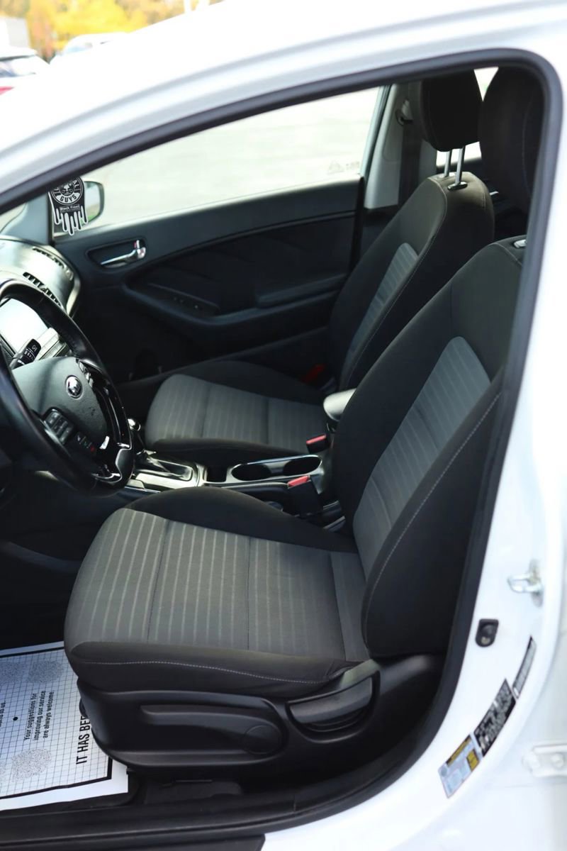 Used 2017 Kia Forte S w/ S Technology Package image 28