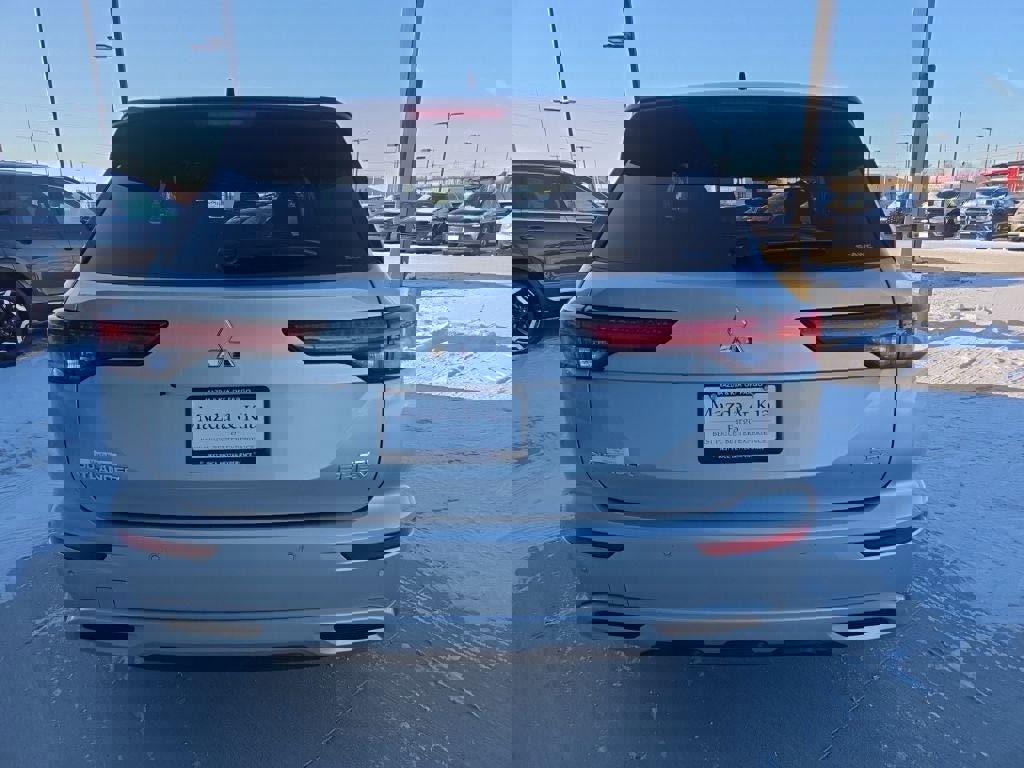Used 2023 Mitsubishi Outlander SEL image 6