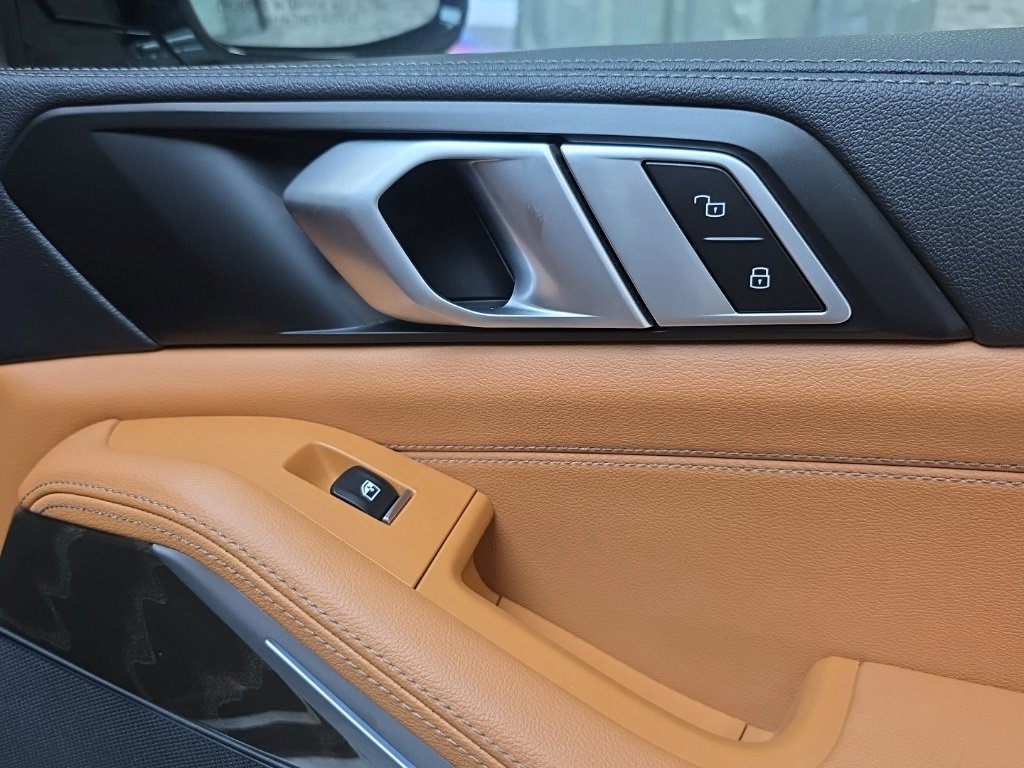 Used 2022 BMW X5 xDrive45e image 31