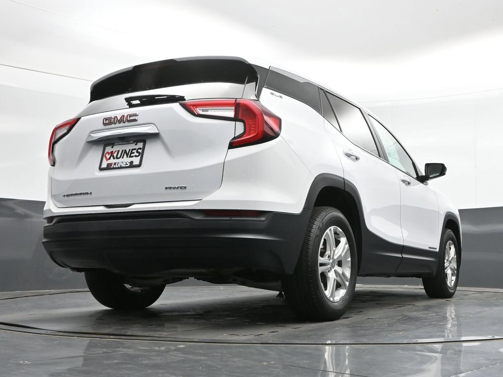 Used 2024 GMC Terrain SLE AWD/4WD image 38