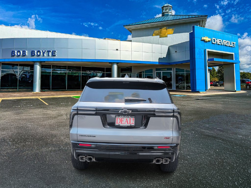 New 2026 Chevrolet Traverse RS w/ LPO, Floor Liner Package FWD image 4