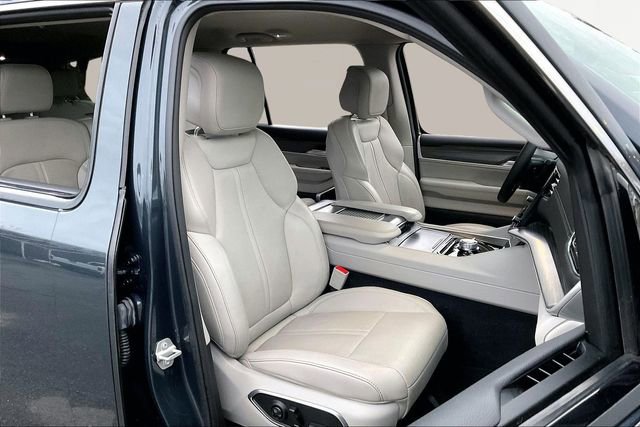 Used 2024 Jeep Wagoneer L Series II w/ Flexible Seating Group image 20