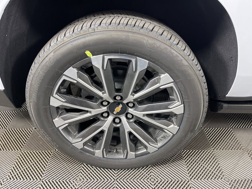 New 2026 Chevrolet Suburban High Country image 16