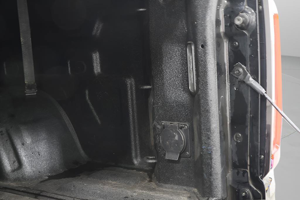 Used 2022 GMC Sierra 1500 AT4 w/ AT4 Premium Package image 32