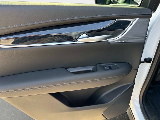 New 2026 Cadillac XT5 Premium Luxury w/ LPO, Floor Liner Package AWD/4WD image 10