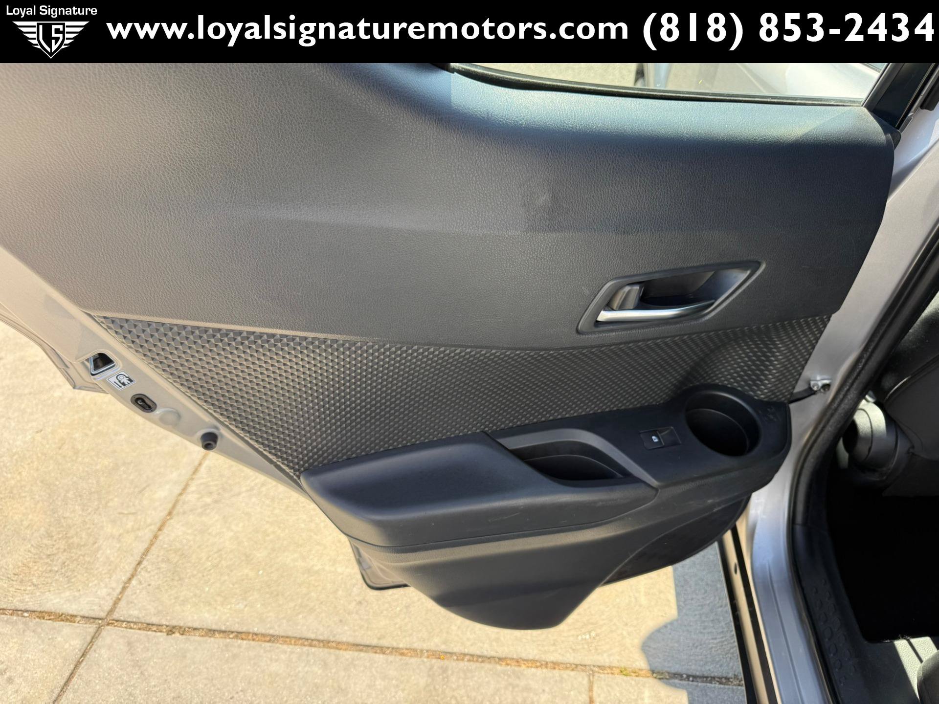 Used 2018 Toyota C-HR XLE FWD image 12