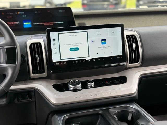 Used 2025 Ford Expedition Active AWD/4WD image 24