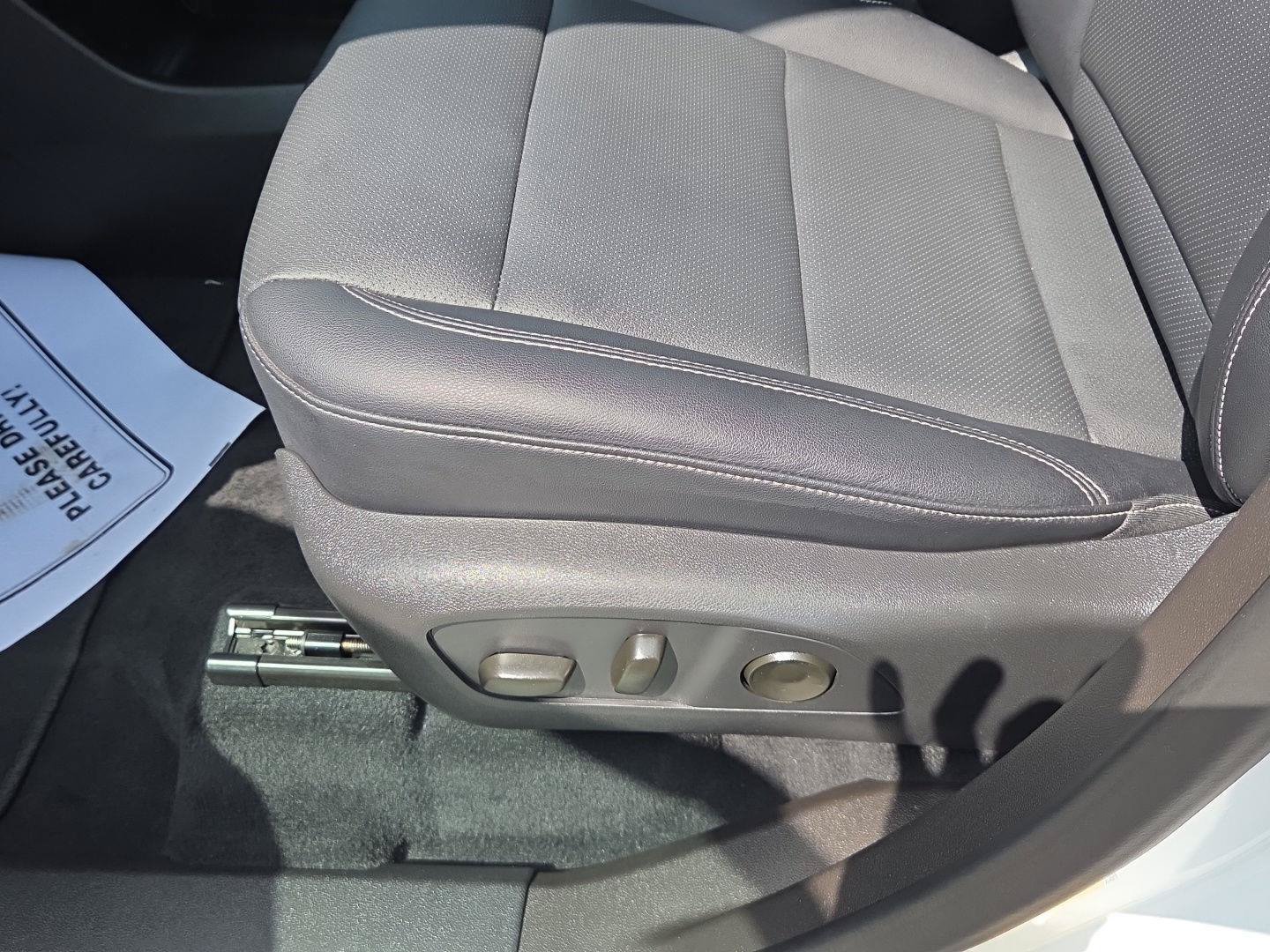 Used 2025 Chevrolet Traverse LT AWD/4WD image 15