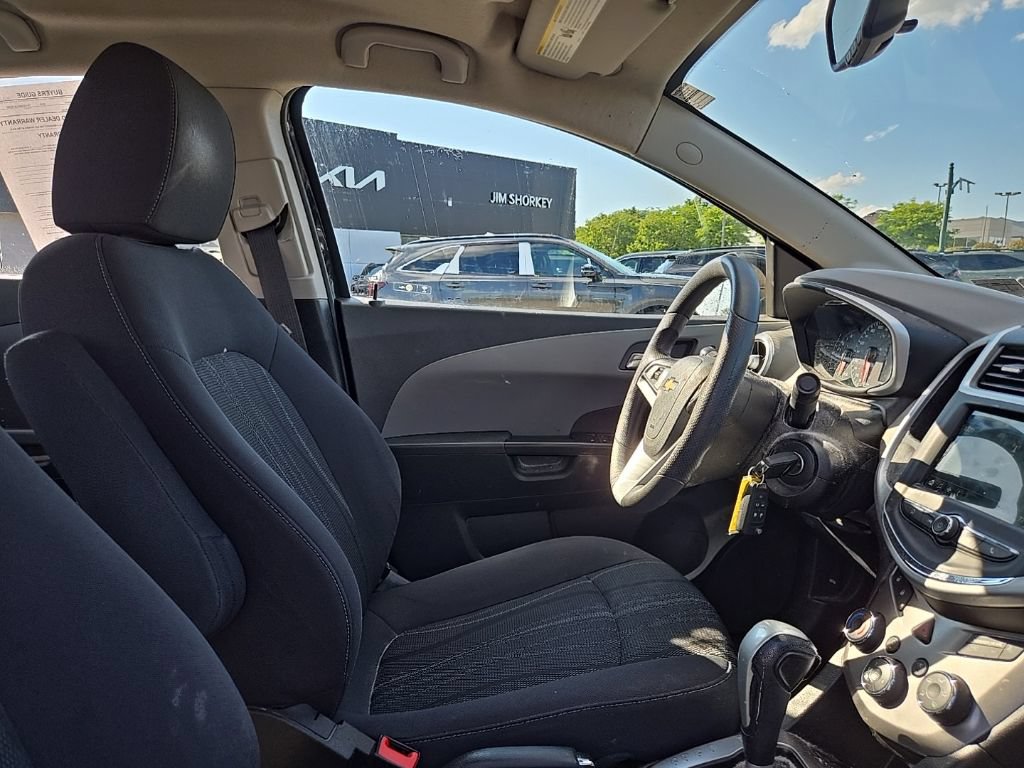 Used 2018 Chevrolet Sonic LT FWD image 32