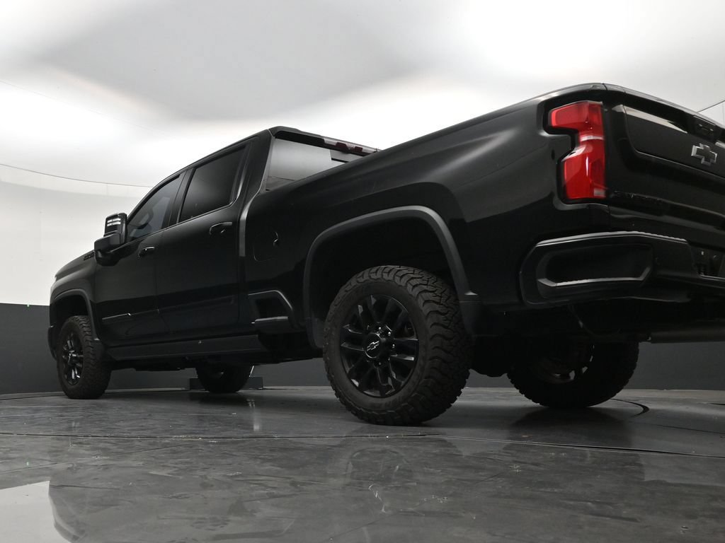 Used 2025 Chevrolet Silverado 2500 High Country w/ High Country Premium Package AWD/4WD image 22