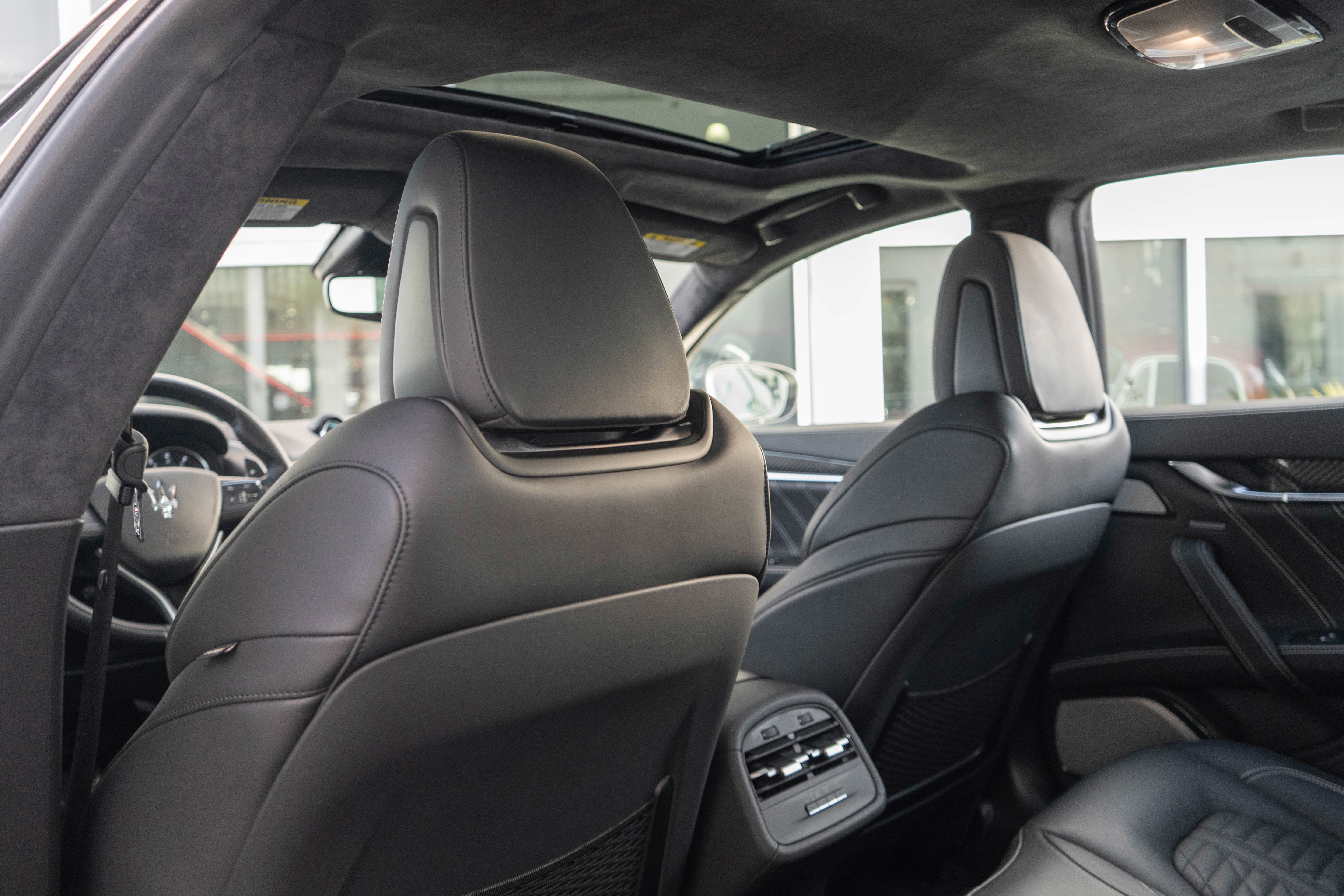 Used 2022 Maserati Ghibli Trofeo image 25