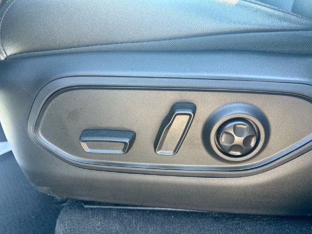 Used 2024 Jeep Grand Cherokee Limited AWD/4WD image 15
