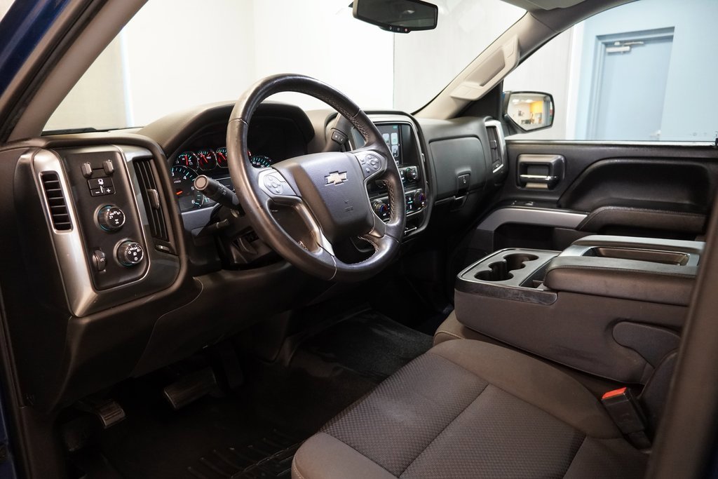 Used 2018 Chevrolet Silverado 1500 LT w/ All Star Edition image 6