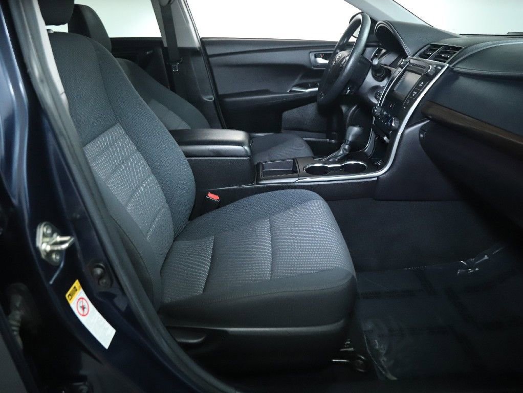 Used 2017 Toyota Camry XLE image 33