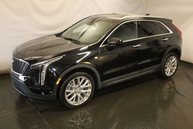 Certified 2023 Cadillac XT4 Luxury w/ Cold Weather Package image 2