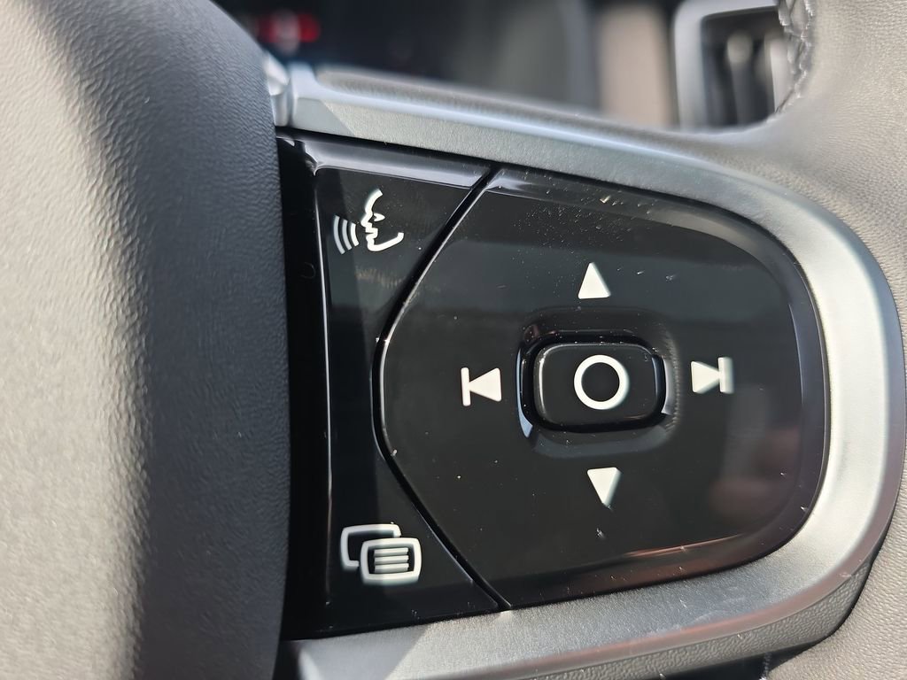 New 2026 Volvo XC90 B6 Plus w/ Protection Package Premier image 20