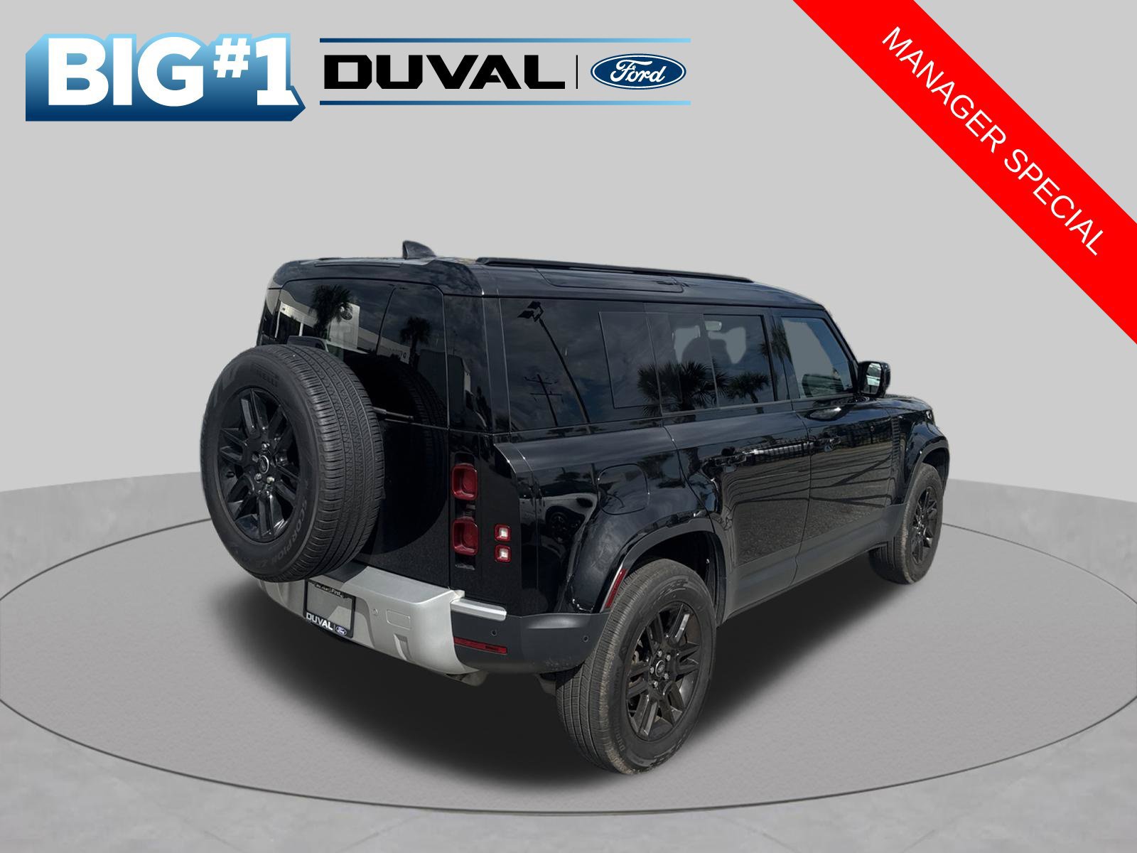 Used 2025 Land Rover Defender 110 S AWD/4WD image 3