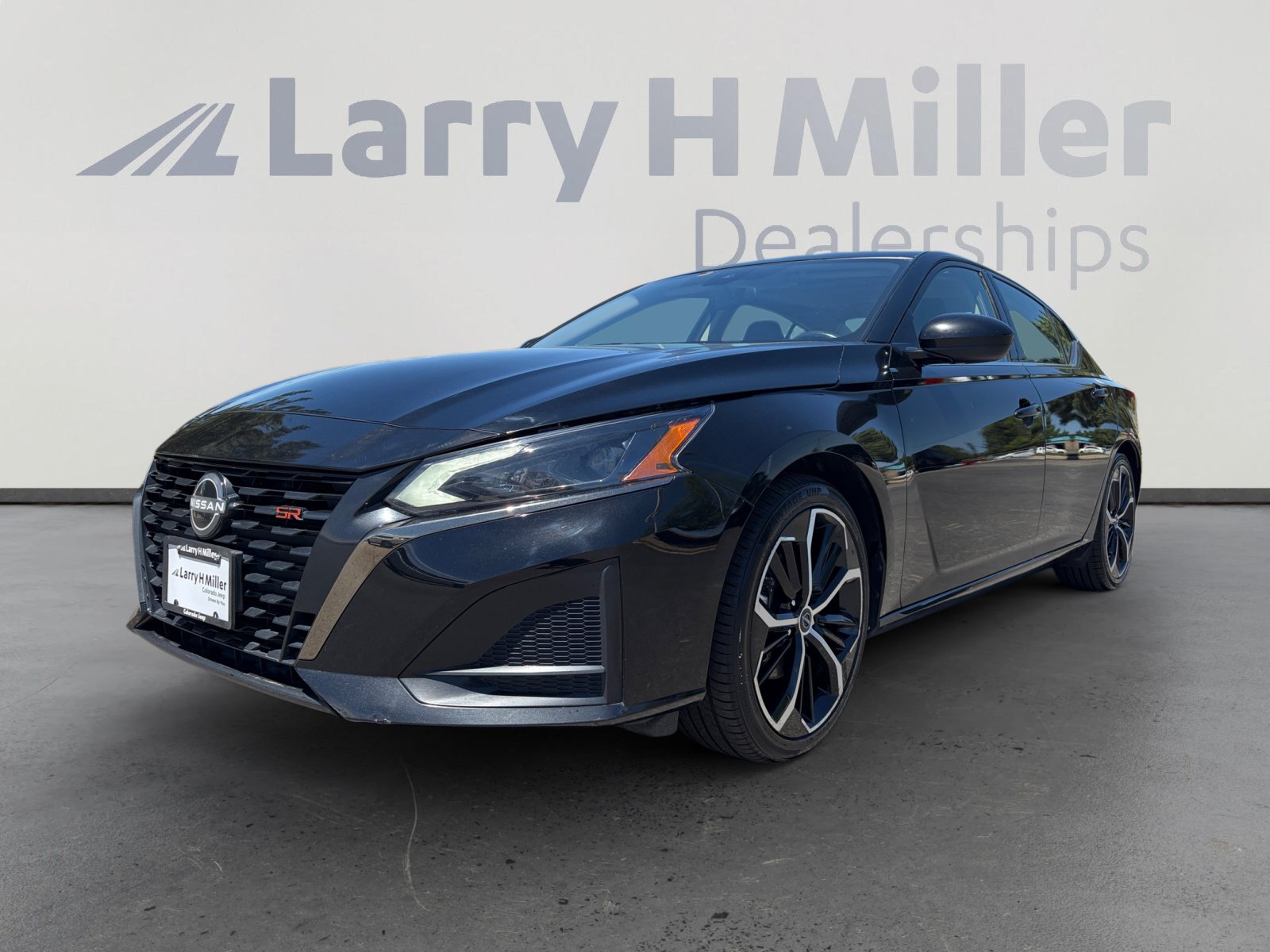 Used 2024 Nissan Altima 2.5 SR w/ SR Premium Package FWD video 1