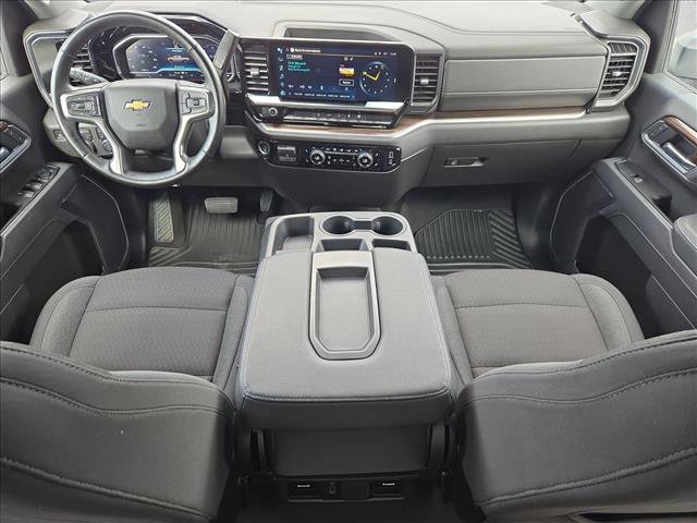 Used 2025 Chevrolet Silverado 2500 LT w/ Convenience Package image 16