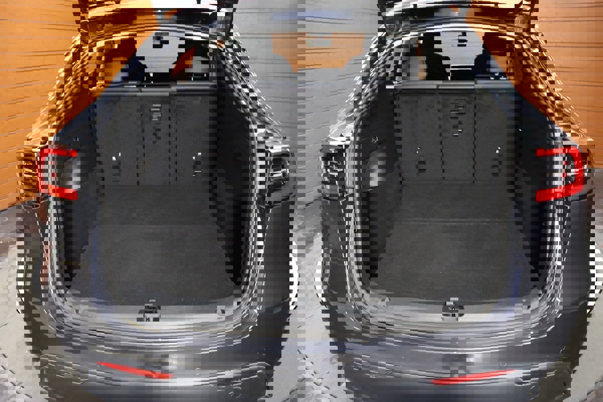 Used 2023 Tesla Model Y Long Range image 15