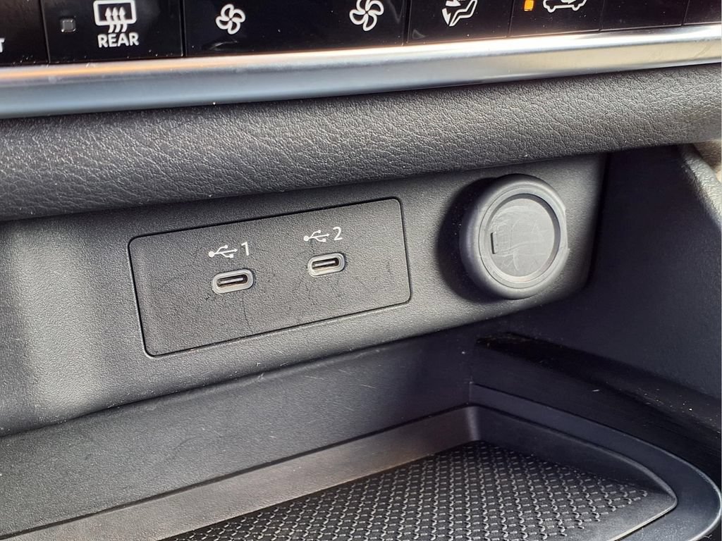 Used 2025 Nissan Rogue SV FWD image 13