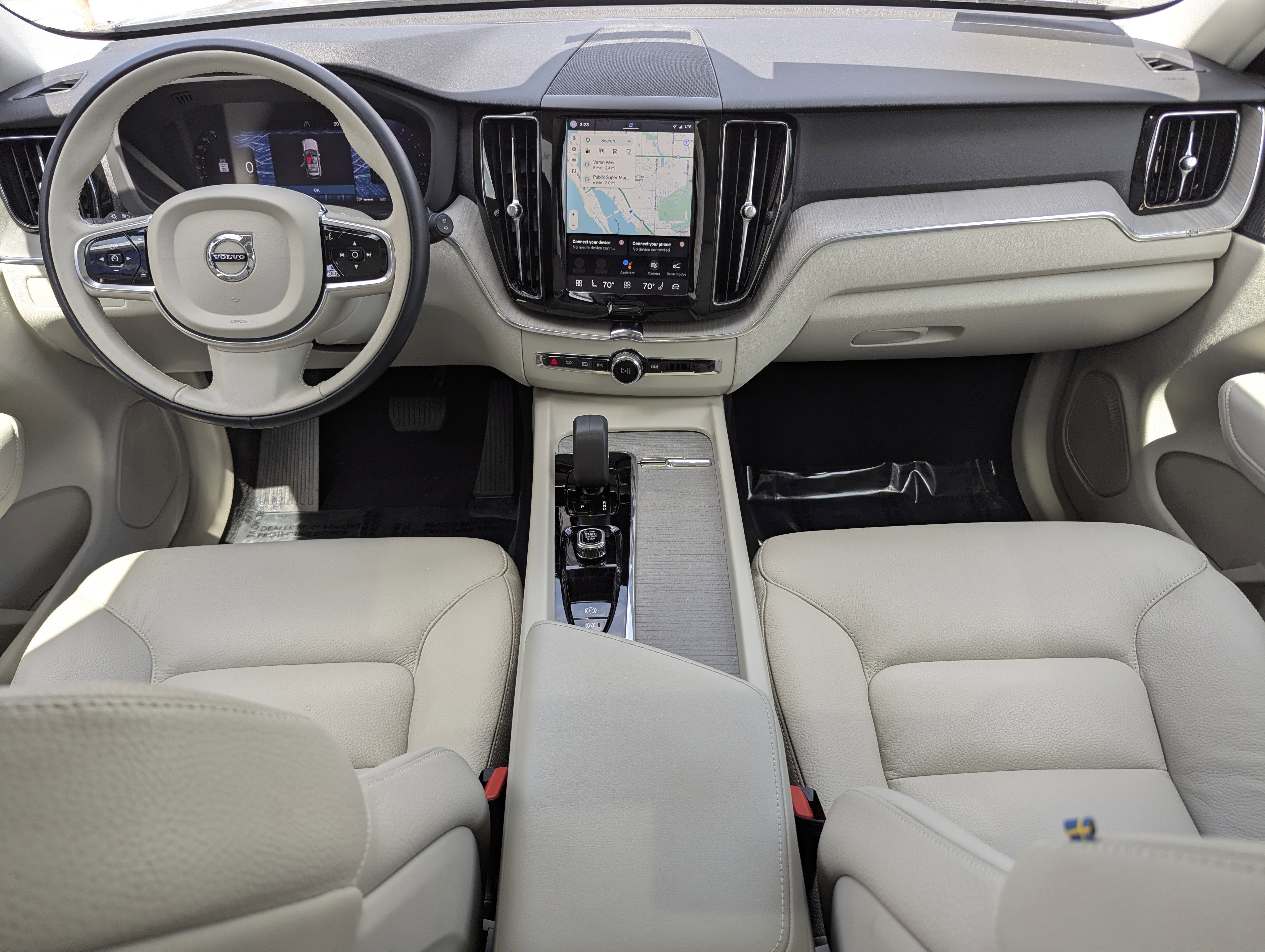 Used 2024 Volvo XC60 B5 Plus w/ Protection Package Premier AWD/4WD image 14