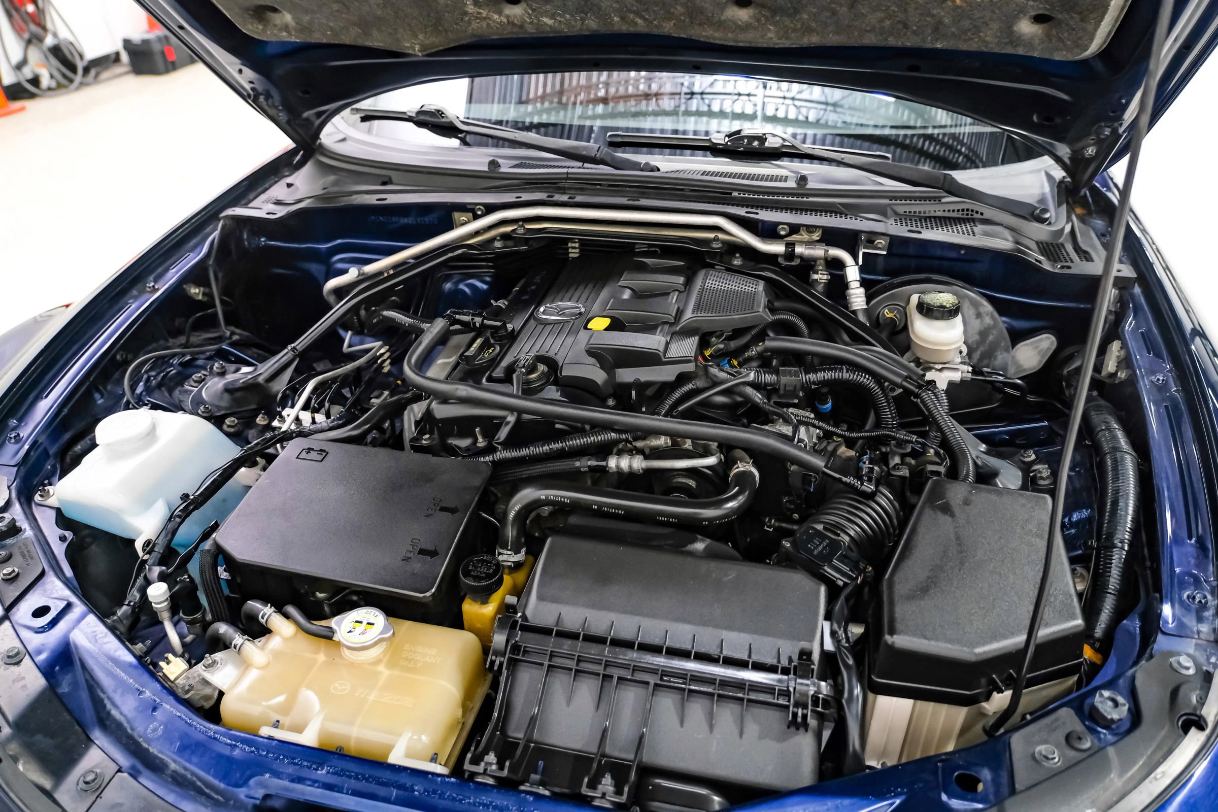 Used 2008 MAZDA MX-5 Miata Grand Touring w/ Premium Pkg RWD image 45