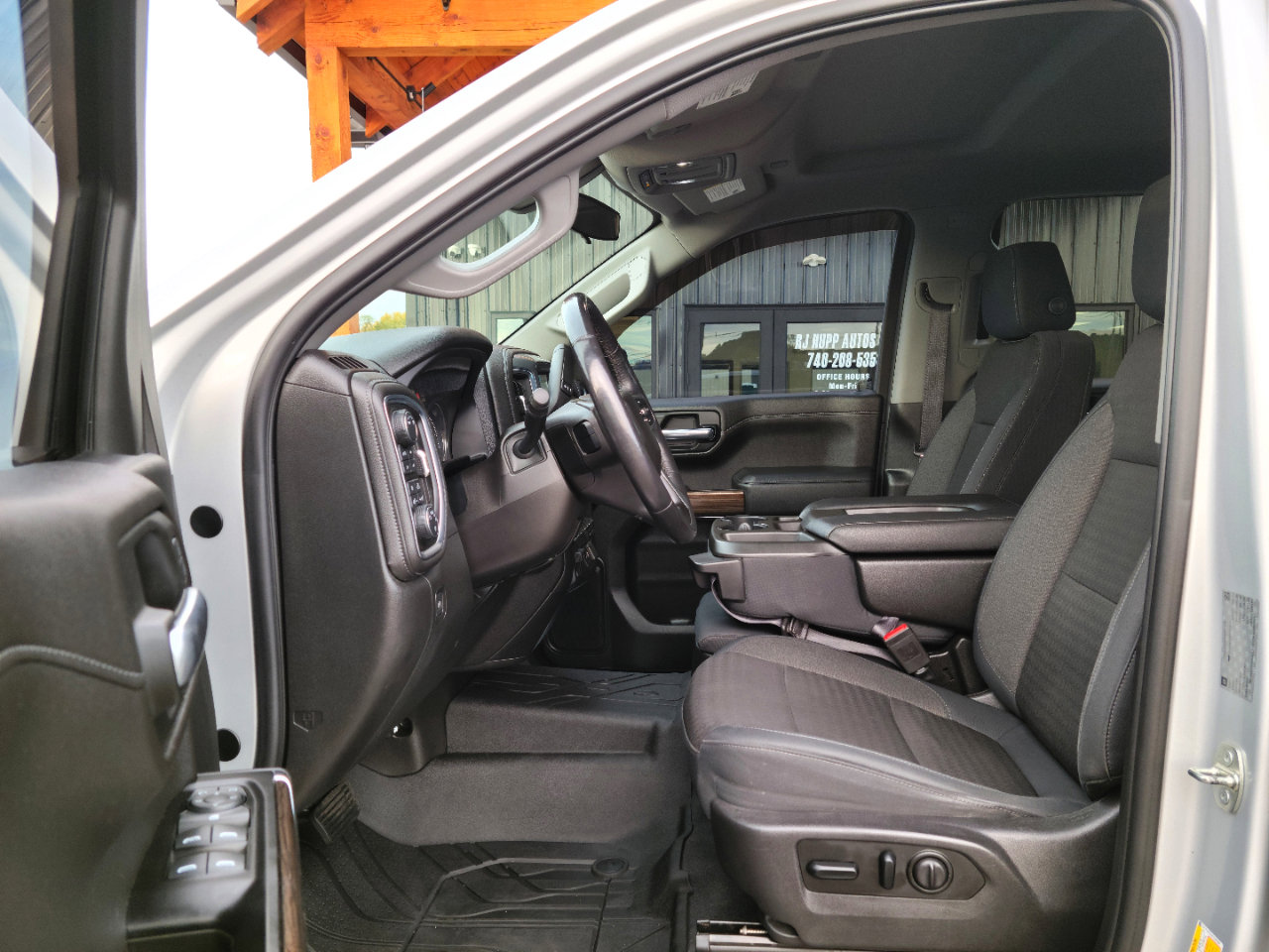 Used 2019 Chevrolet Silverado 1500 LT Trail Boss w/ Convenience Package image 19