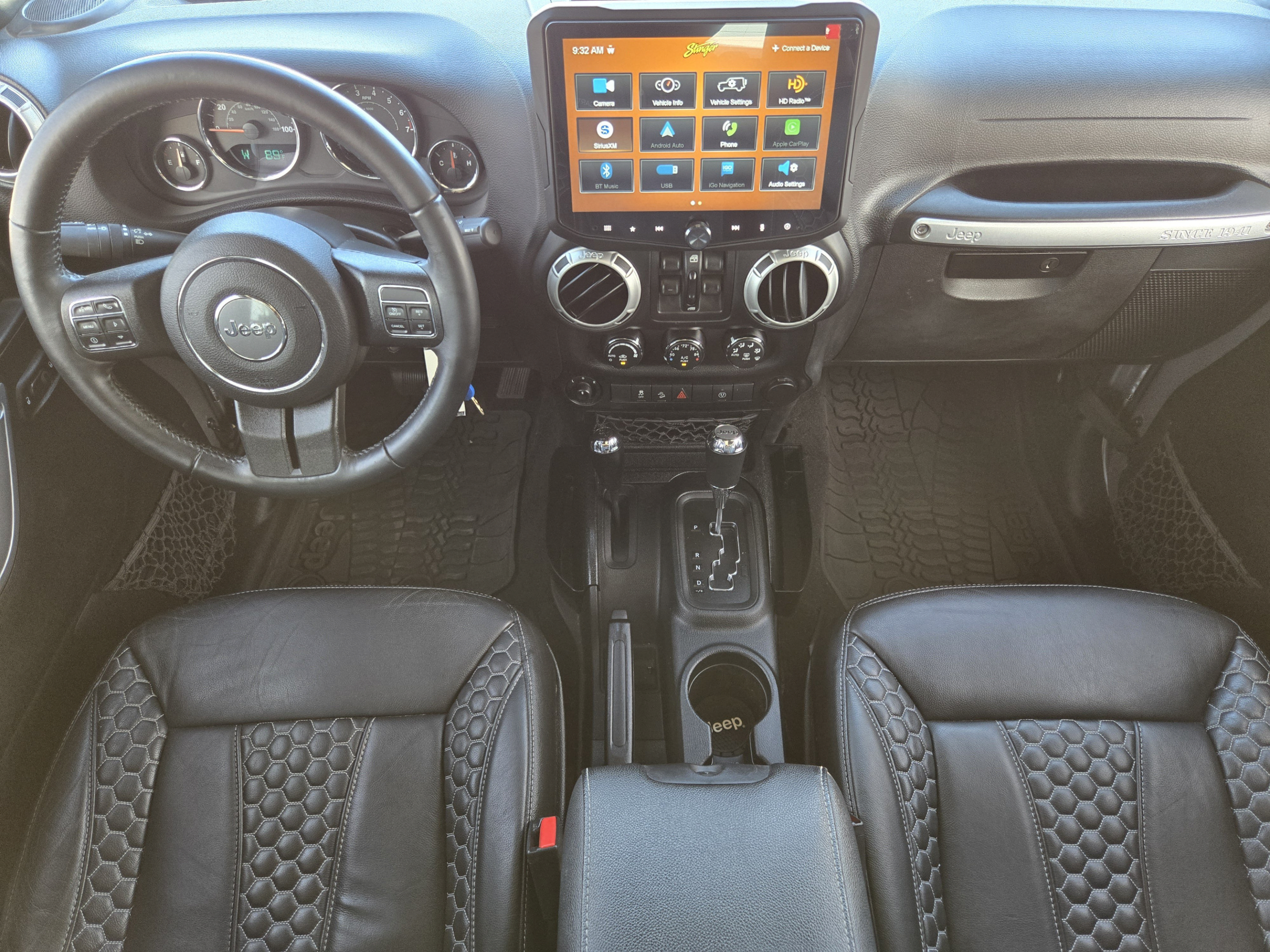 Used 2017 Jeep Wrangler Unlimited Sahara w/ Connectivity Group AWD/4WD image 21