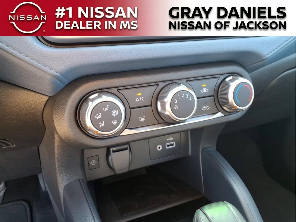 New 2025 Nissan Versa SV w/ Trunk Package FWD image 17