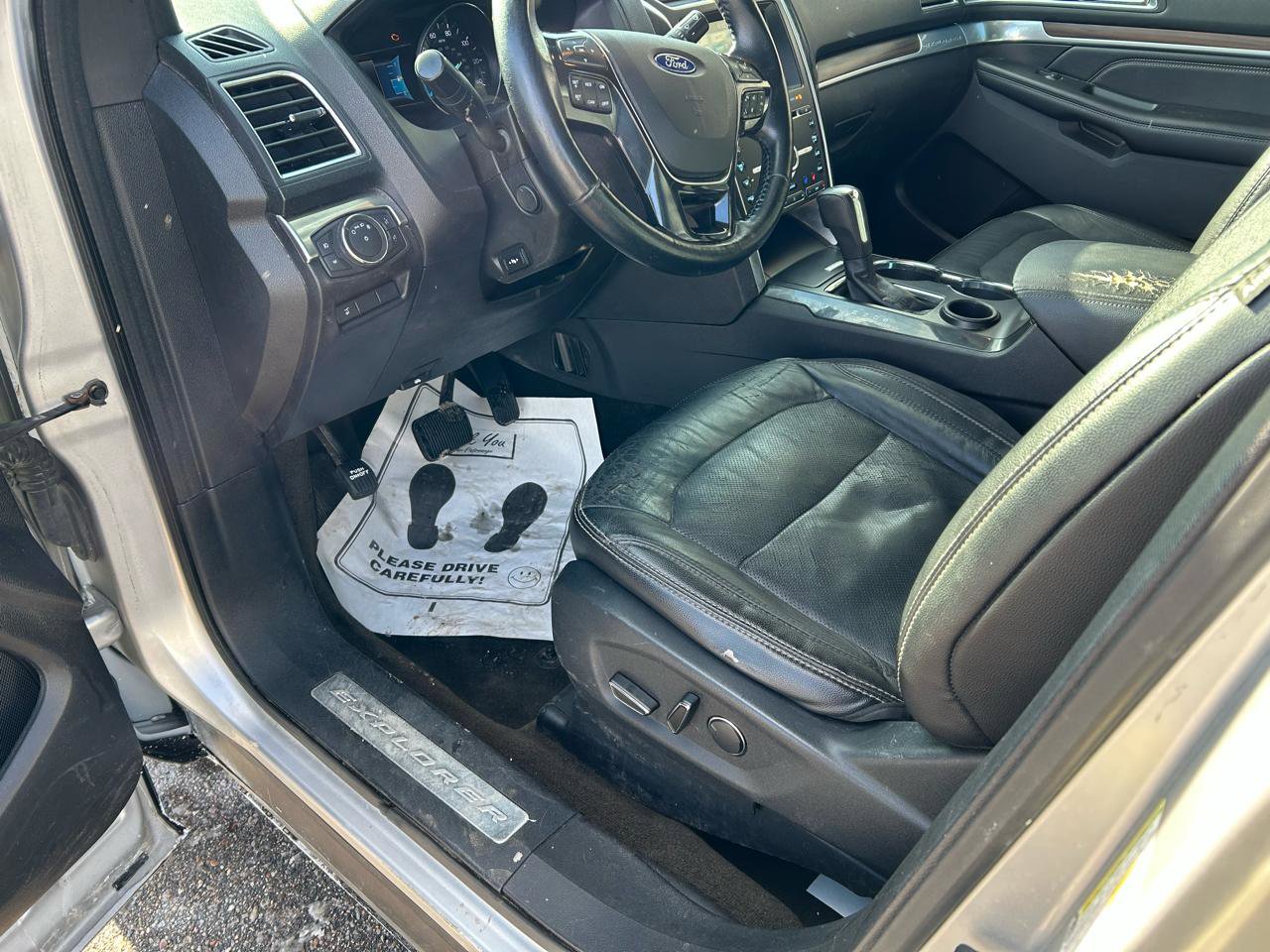 Used 2017 Ford Explorer Limited image 10