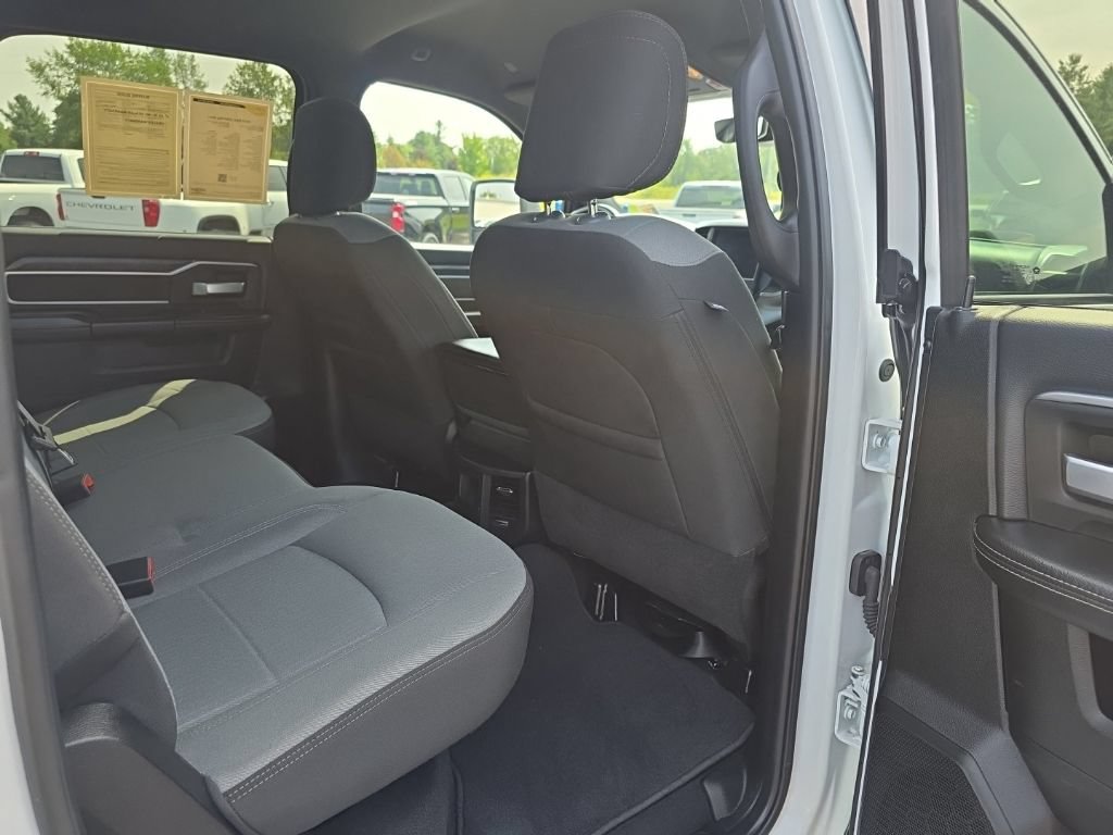 Used 2024 RAM 2500 Big Horn AWD/4WD image 27