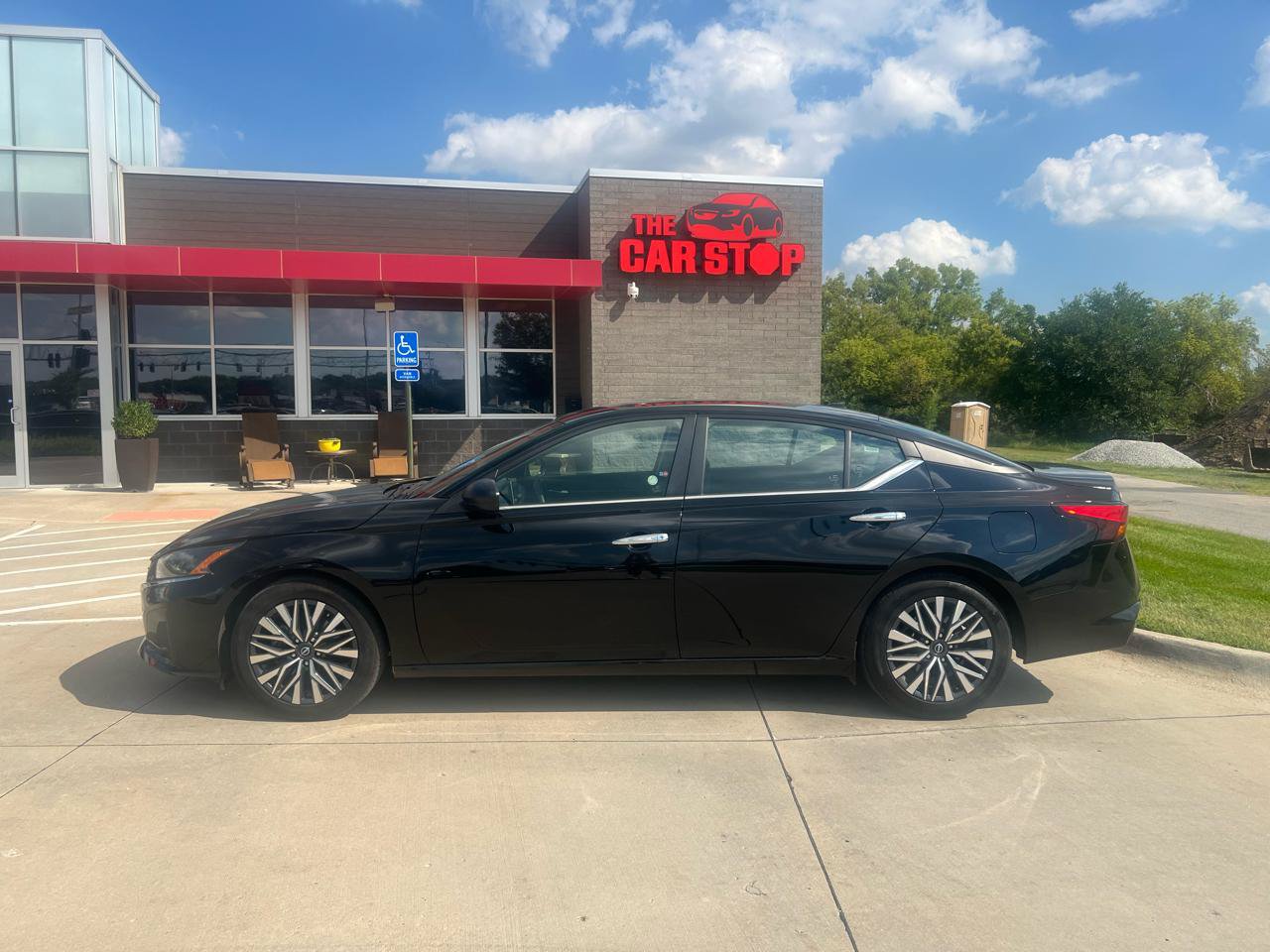Used 2024 Nissan Altima 2.5 SV