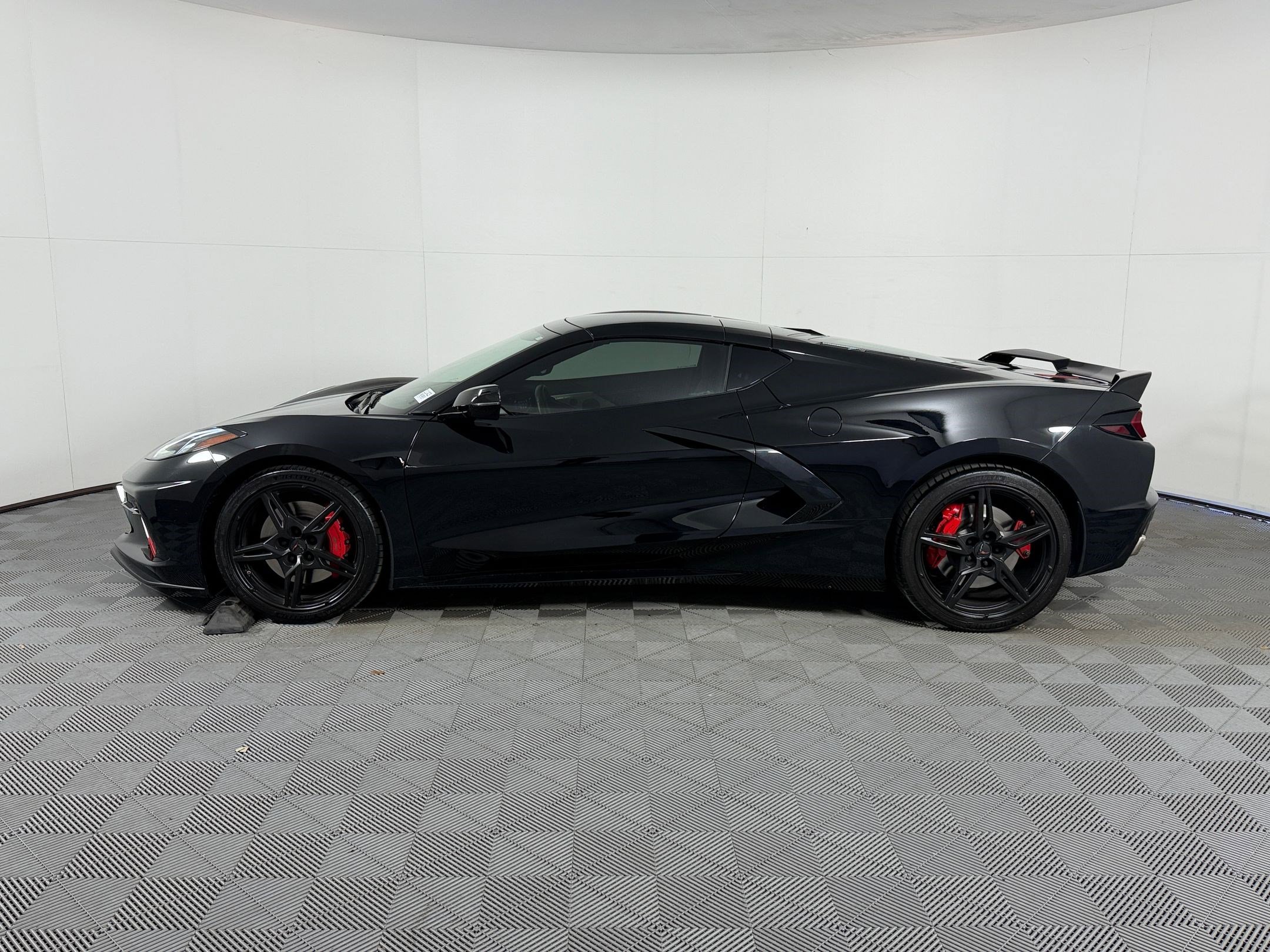 Used 2020 Chevrolet Corvette Stingray Preferred Cpe w/ 2LT Preferred Equipment Group image 2