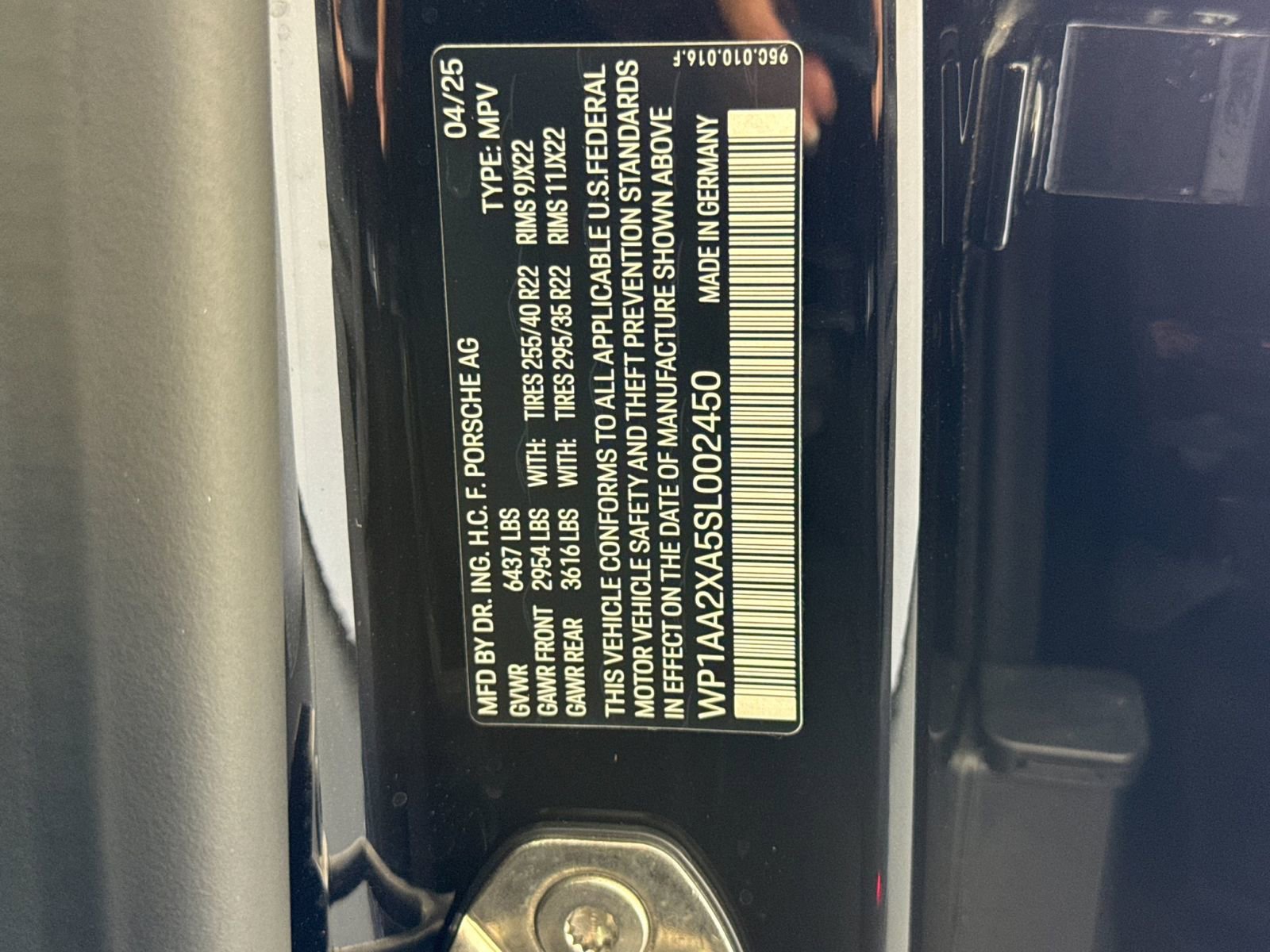 Certified 2025 Porsche Macan 4 Electric AWD/4WD image 36