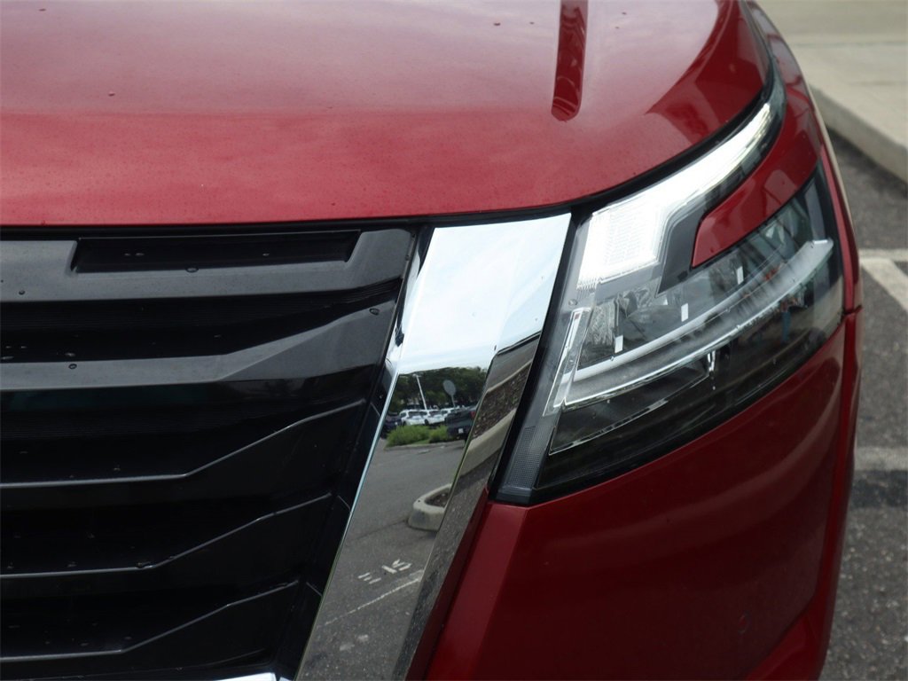 Certified 2022 Nissan Pathfinder Platinum w/ Cargo Package image 11