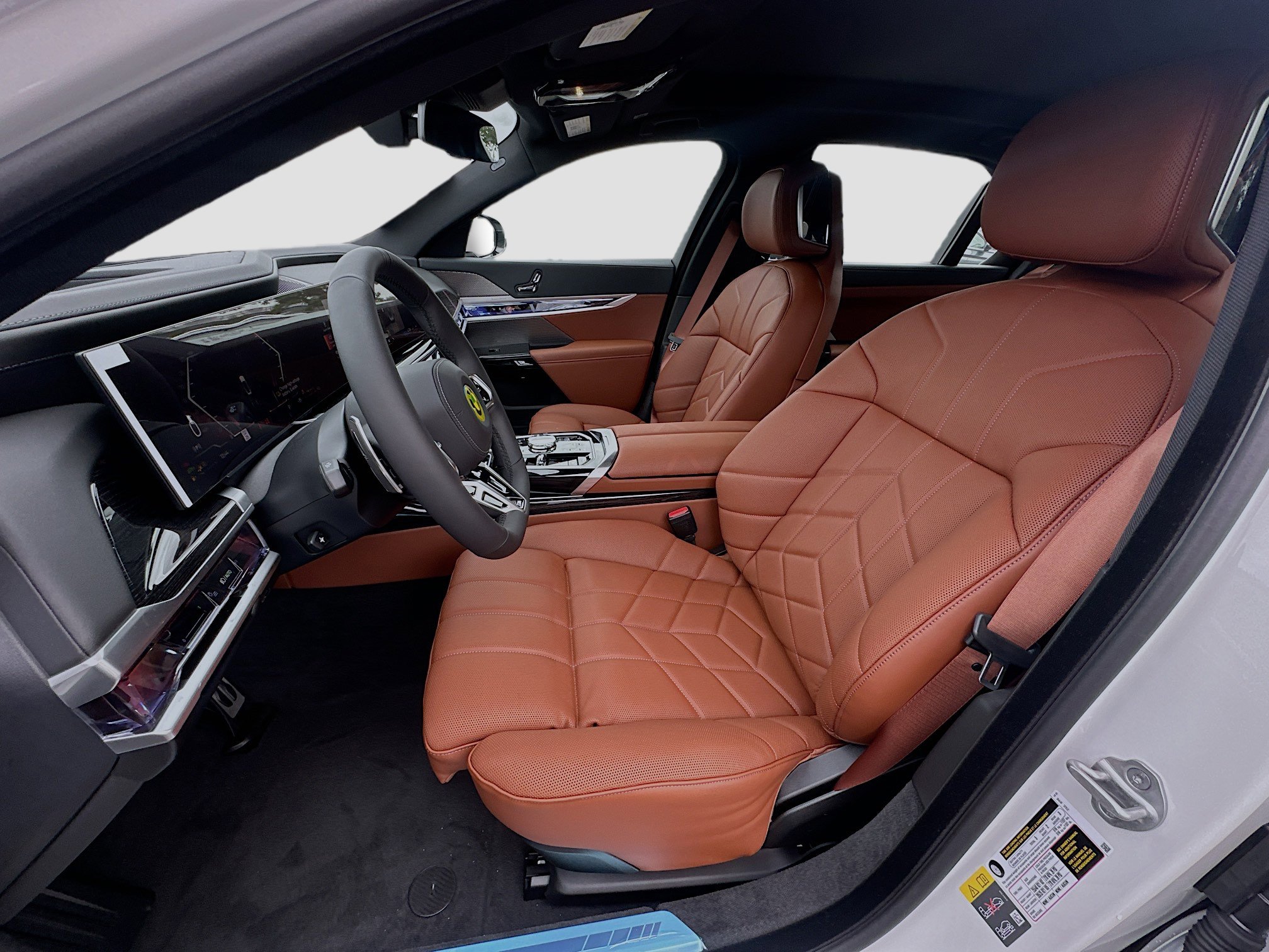 New 2026 BMW 750e xDrive image 16