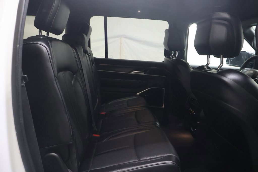 Used 2024 Jeep Wagoneer Series II w/ Flexible Seating Group image 14
