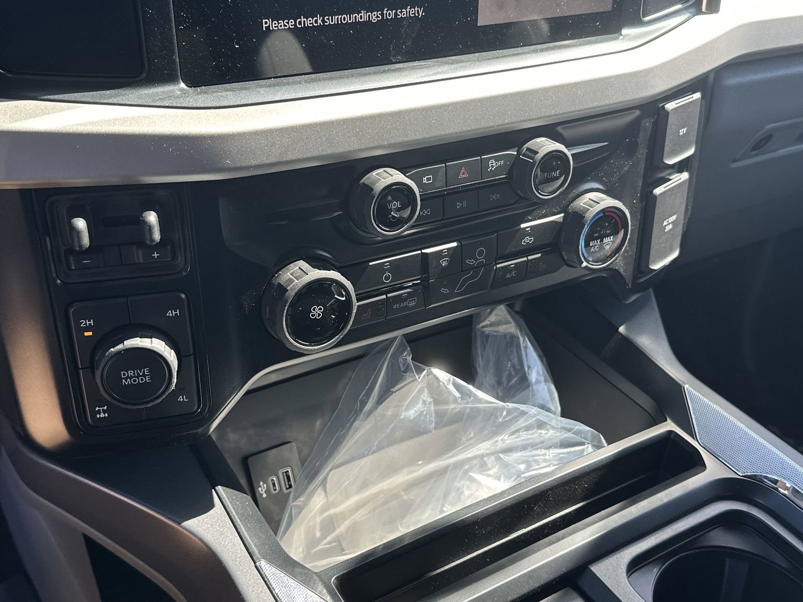 New 2025 Ford F350 XLT w/ Black Appearance Package image 14