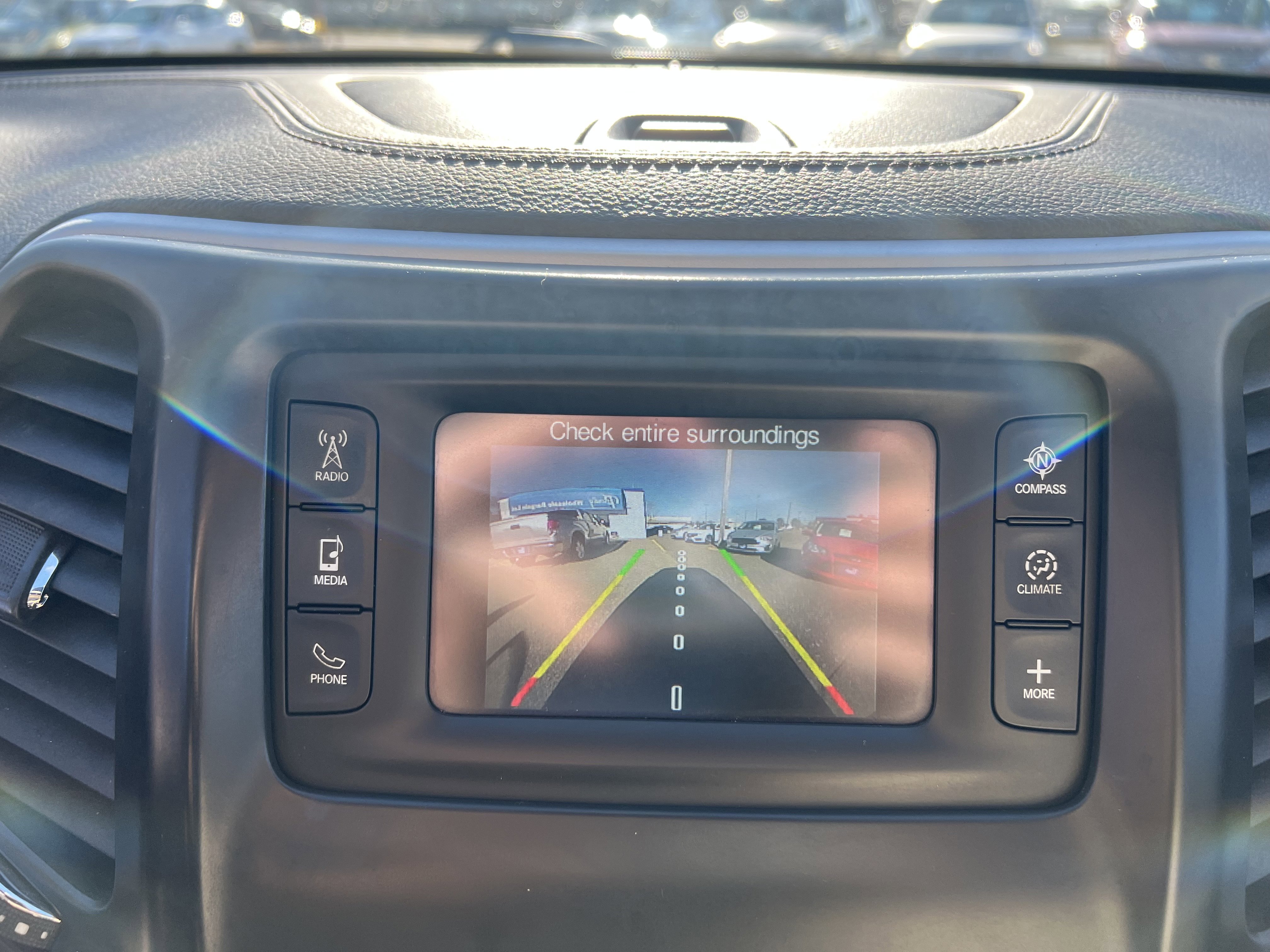 Used 2015 Jeep Cherokee Latitude w/ Comfort/Convenience Group image 29