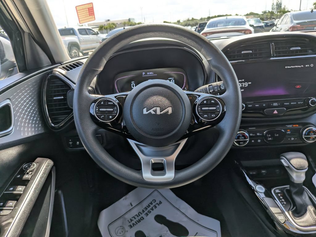 Certified 2023 Kia Soul S FWD image 14
