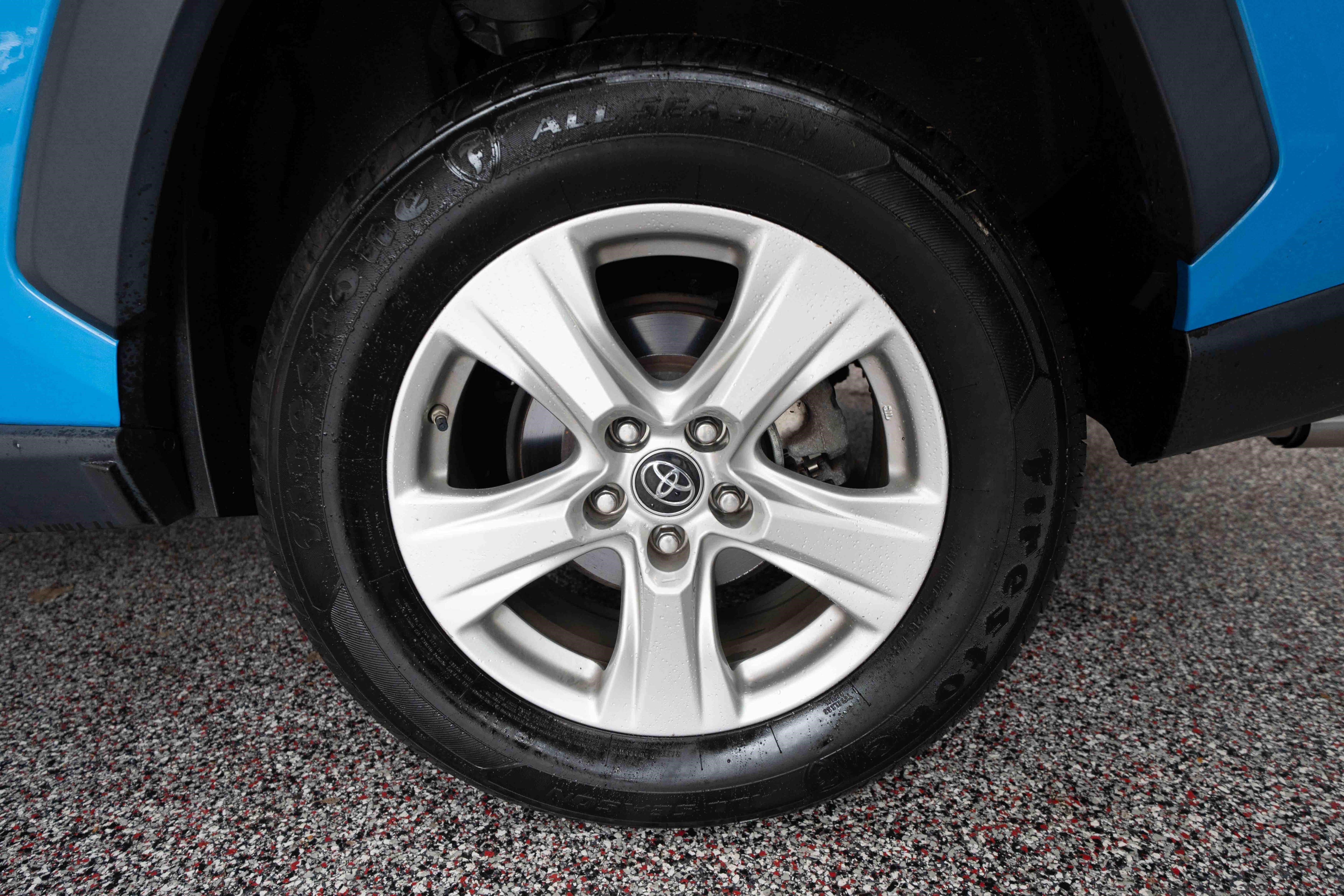 Used 2019 Toyota RAV4 XLE FWD image 30