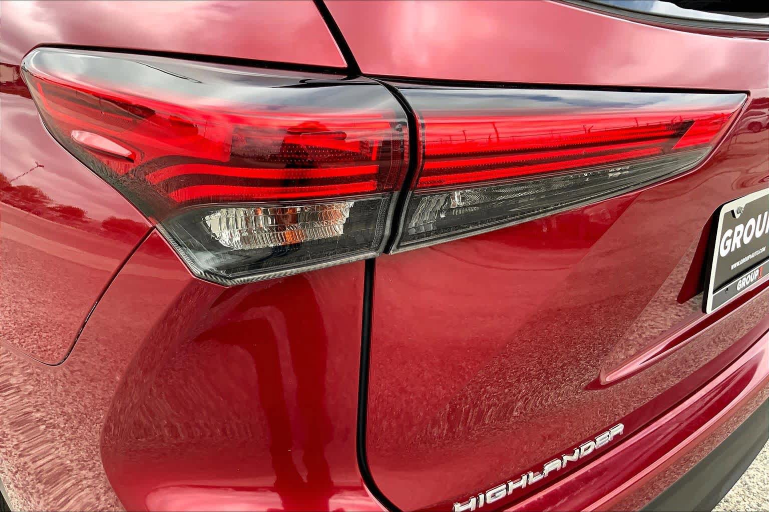 Used 2021 Toyota Highlander XLE FWD image 28