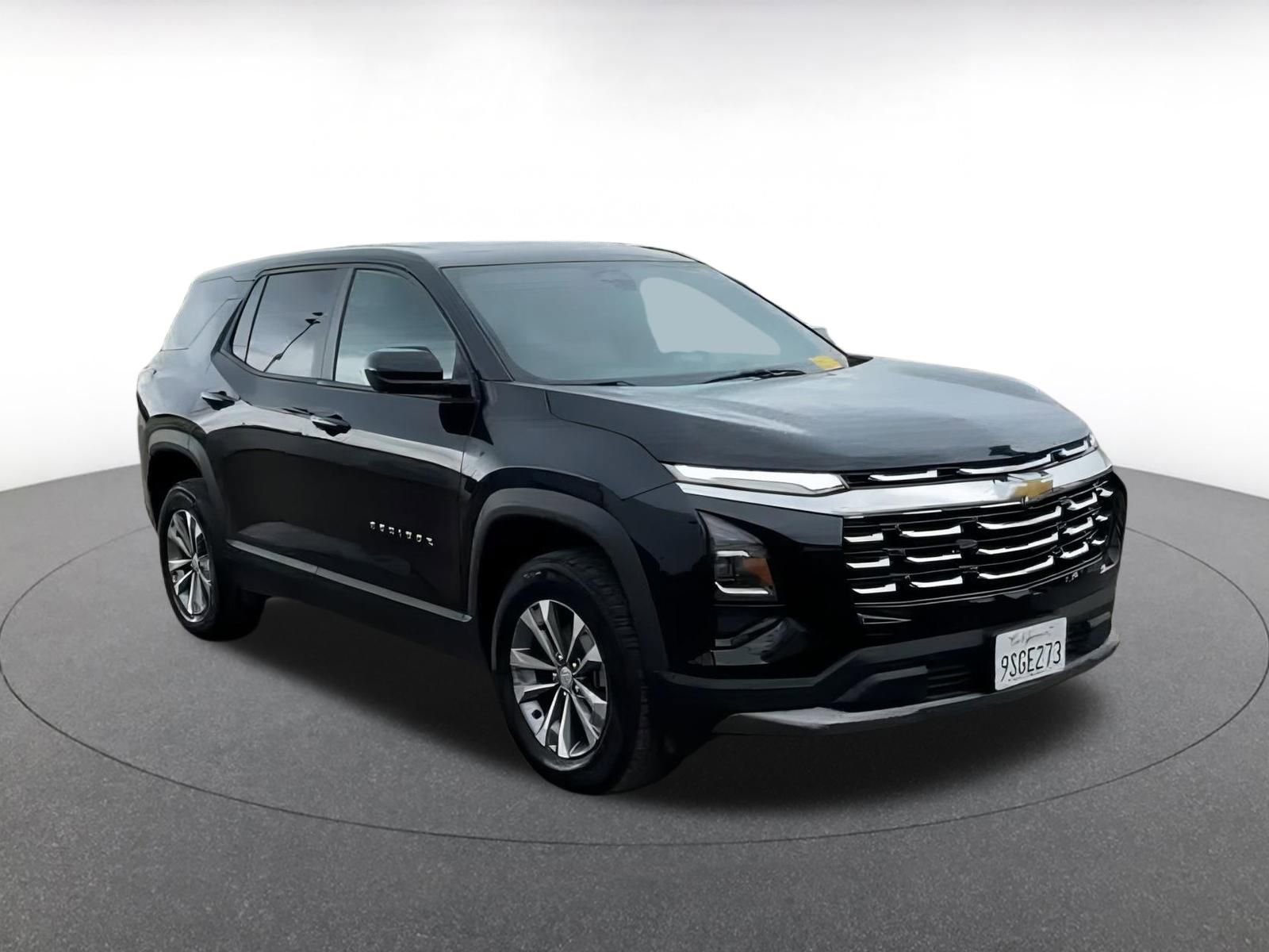 Used 2025 Chevrolet Equinox LT image 3