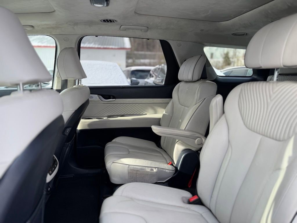 Used 2023 Hyundai Palisade Calligraphy image 12