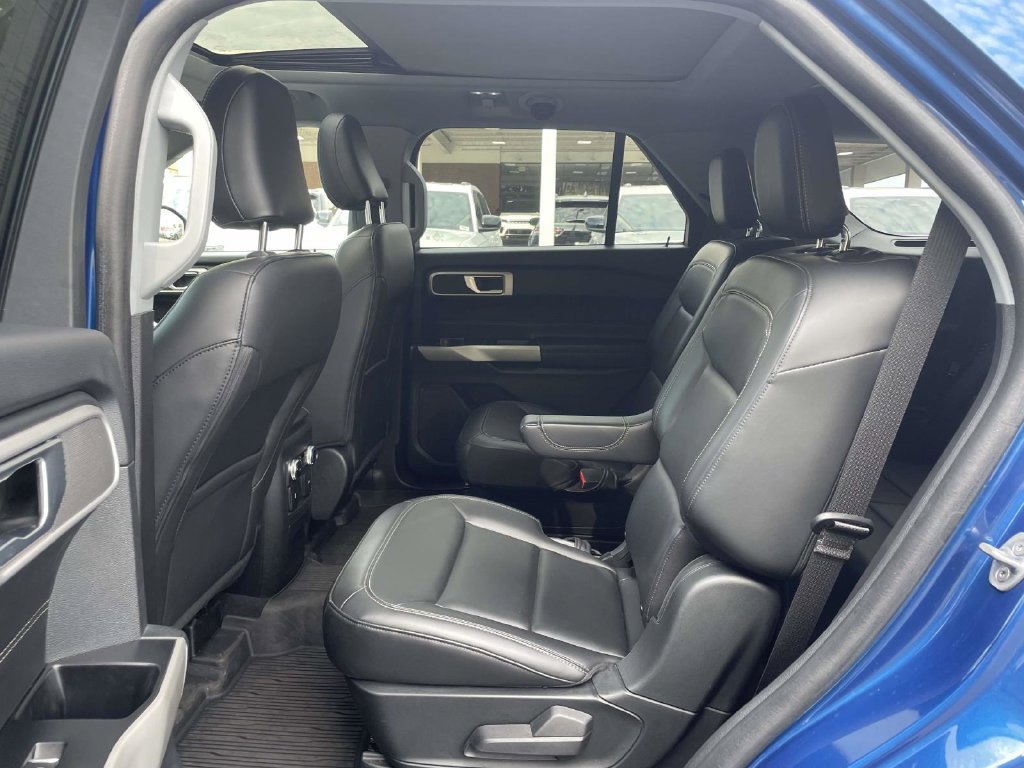 Used 2022 Ford Explorer XLT w/ Equipment Group 202A RWD image 21