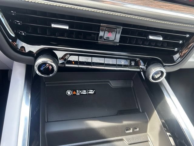 New 2026 Chevrolet Suburban Premier AWD/4WD image 33