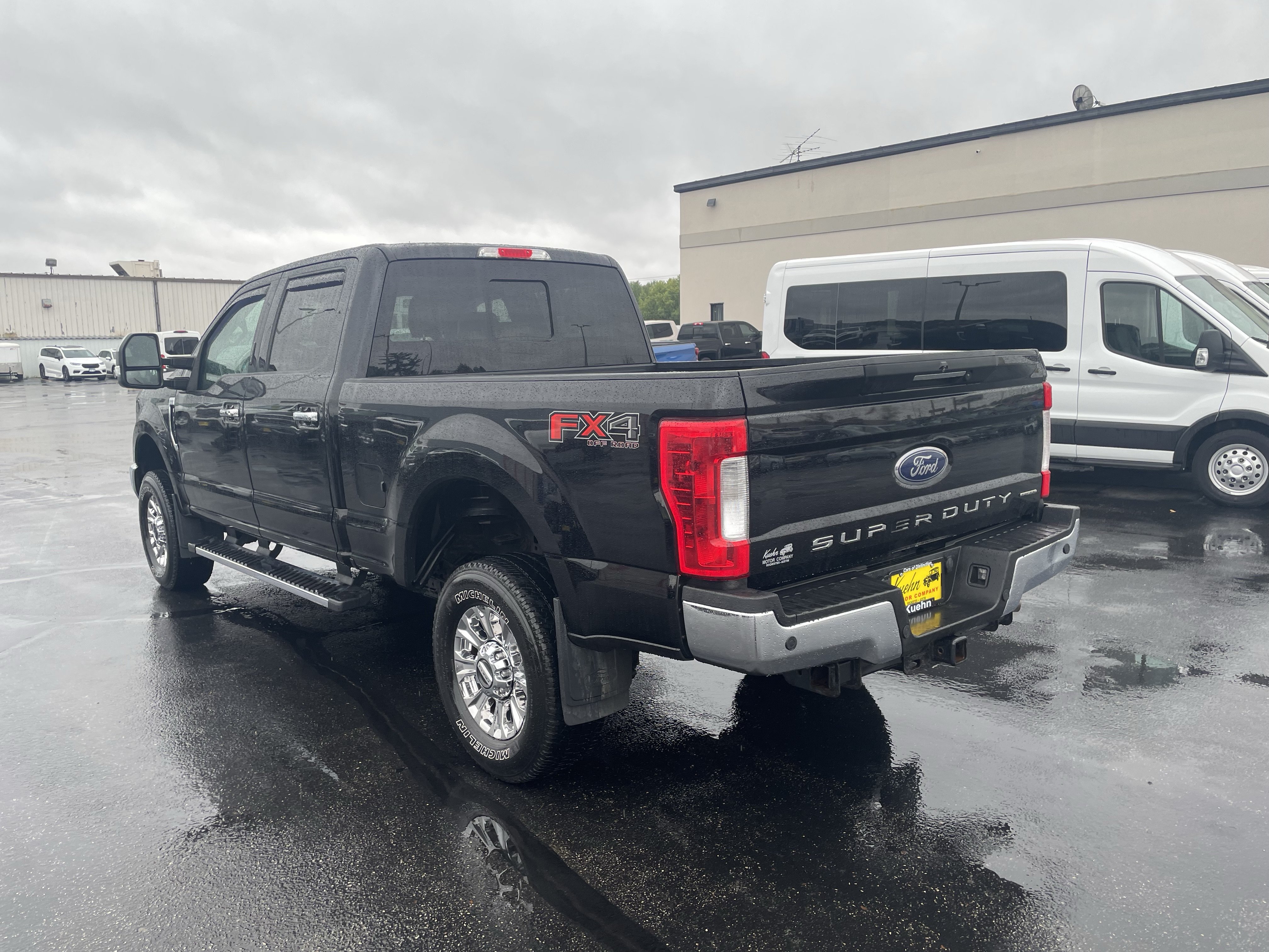 Used 2017 Ford F350 Lariat AWD/4WD image 6